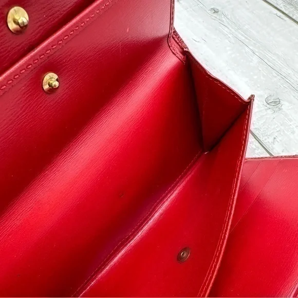 AUTHENTIC Louis Vuitton Epi leather trifold wallet/billfold. Red.
